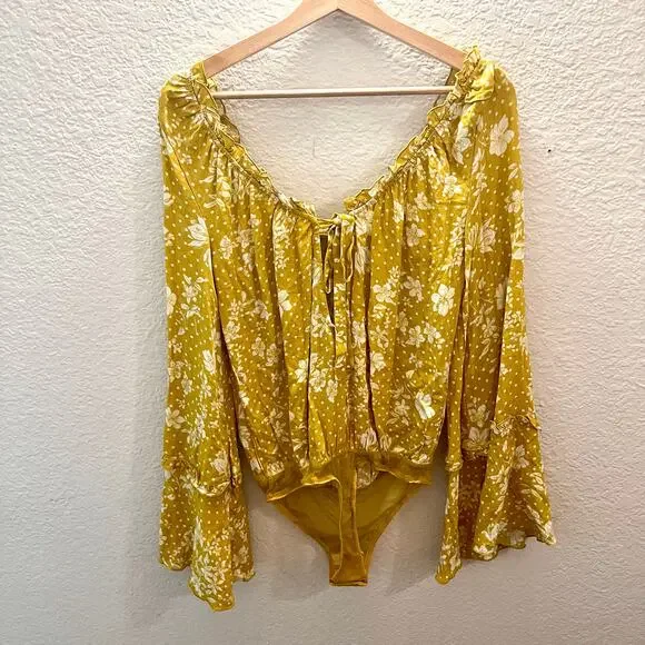 Free People One On One Date Bodysuit Marigold Yellow Floral Bell Sleeve XS Boho - Picture 6 of 14